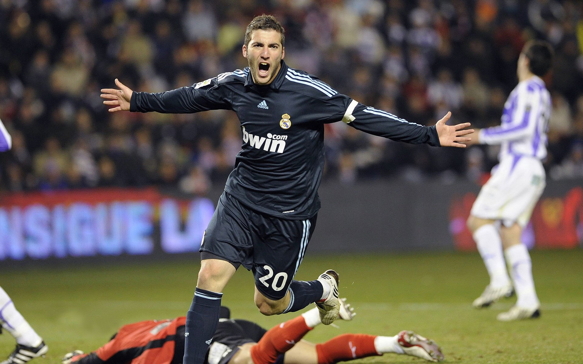 《知名品牌布局电竞广告，营销策略新高度》，电竞营销有关的品牌